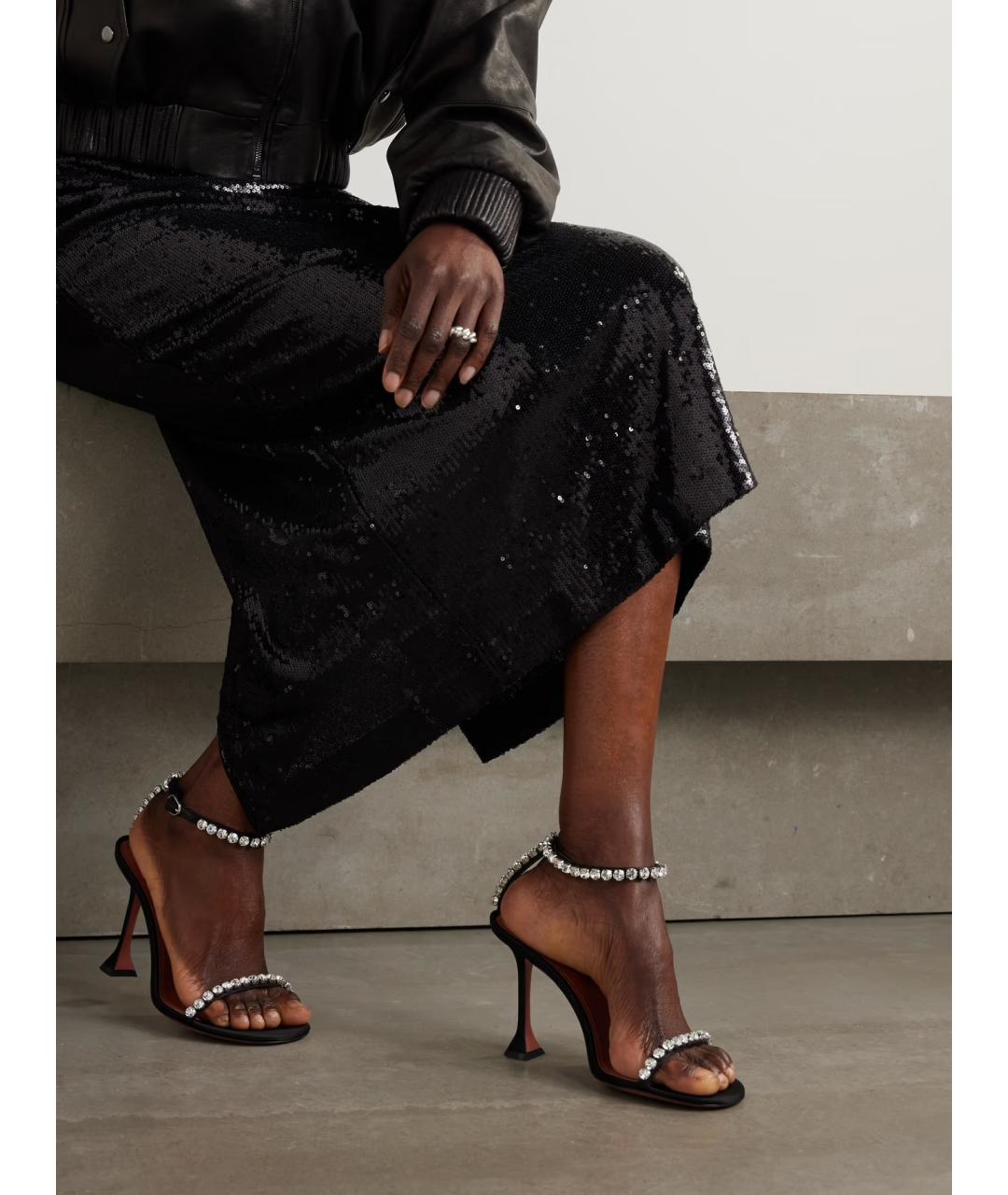 Amina Muaddi Черные кожаные босоножки, фото 2