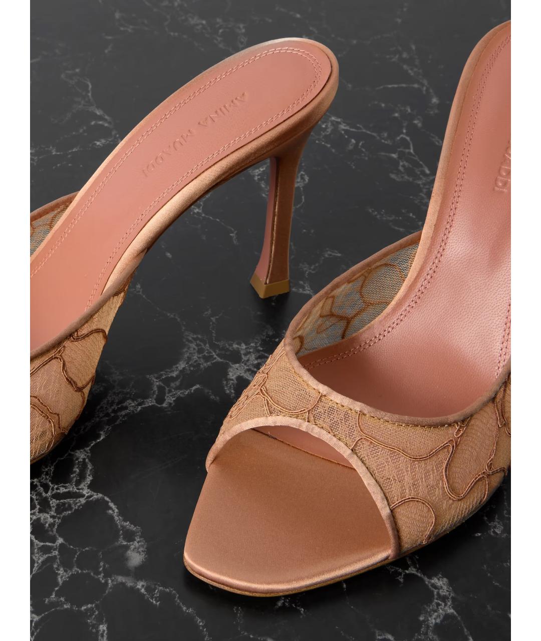 Amina Muaddi Коричневые текстильные мюли, фото 3