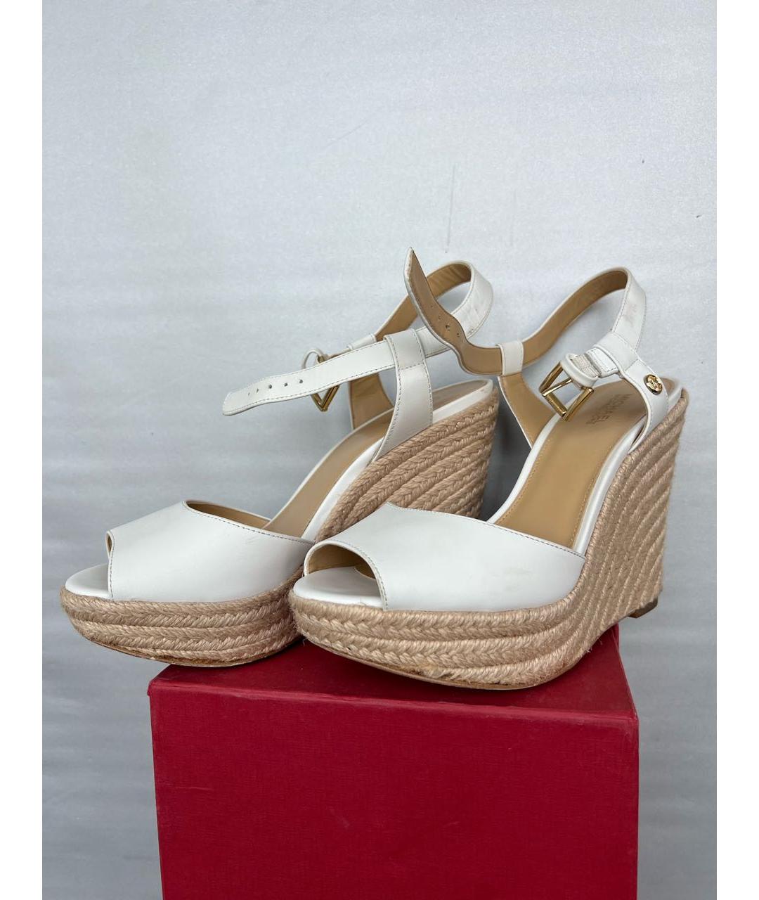 MICHAEL KORS Белые кожаные босоножки, фото 2
