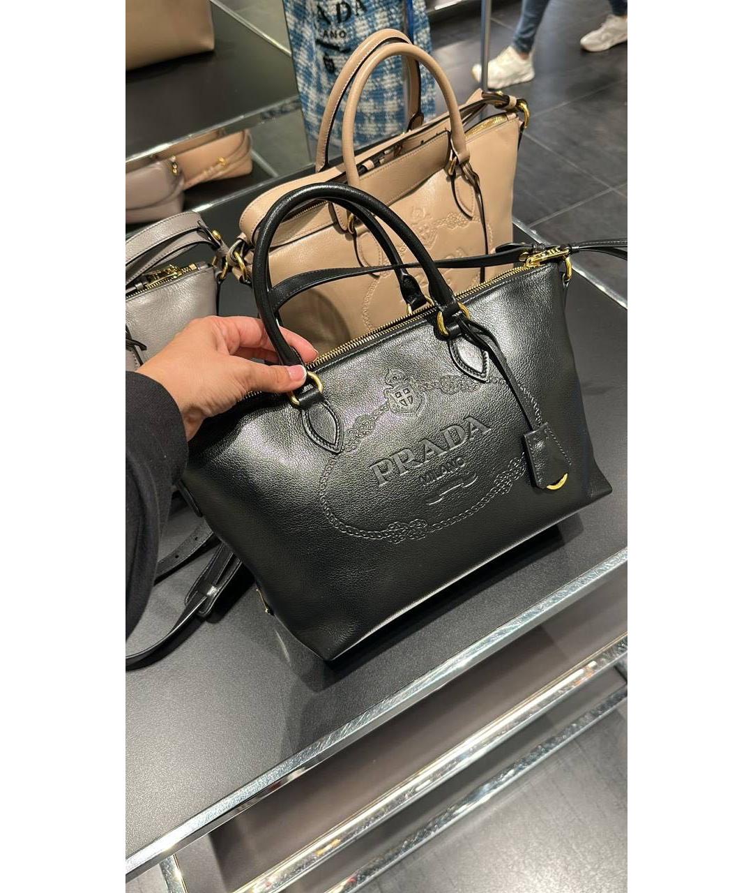 PRADA Черная кожаная сумка с короткими ручками, фото 3