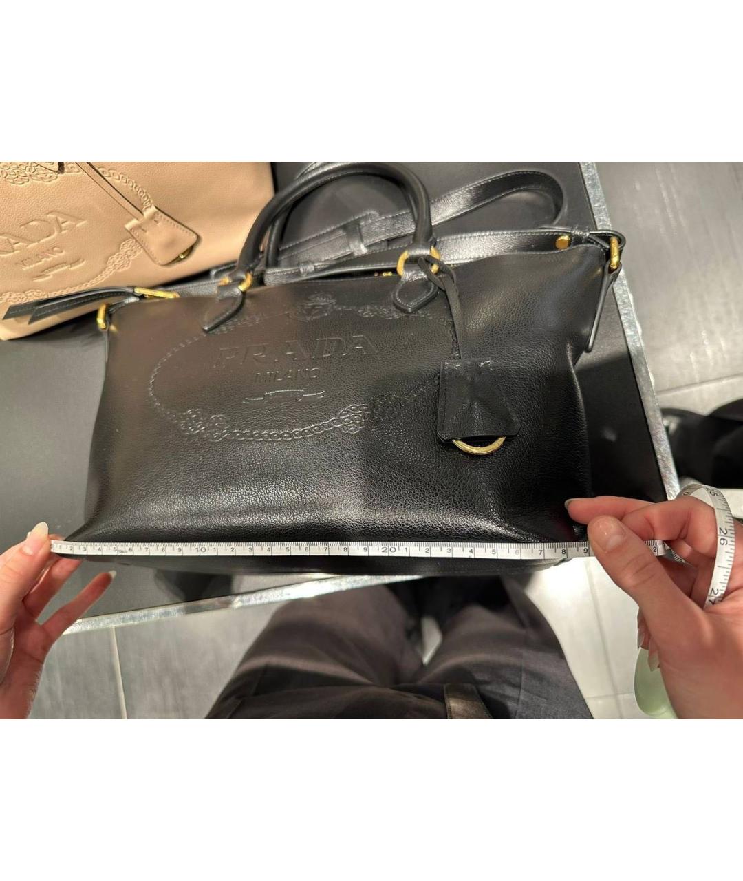 PRADA Черная кожаная сумка с короткими ручками, фото 6