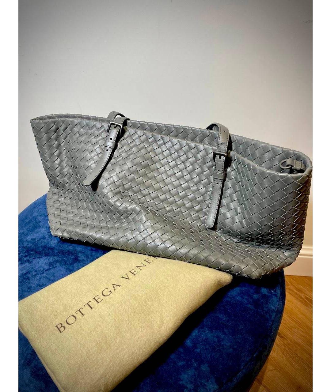 BOTTEGA VENETA Серая кожаная сумка тоут, фото 3