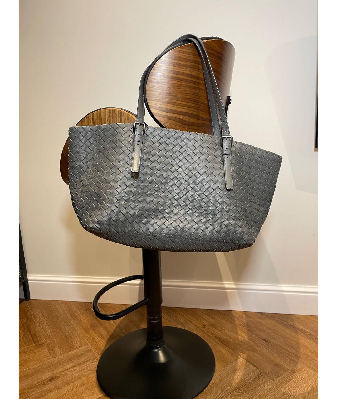 BOTTEGA VENETA Серая кожаная сумка тоут, фото 2