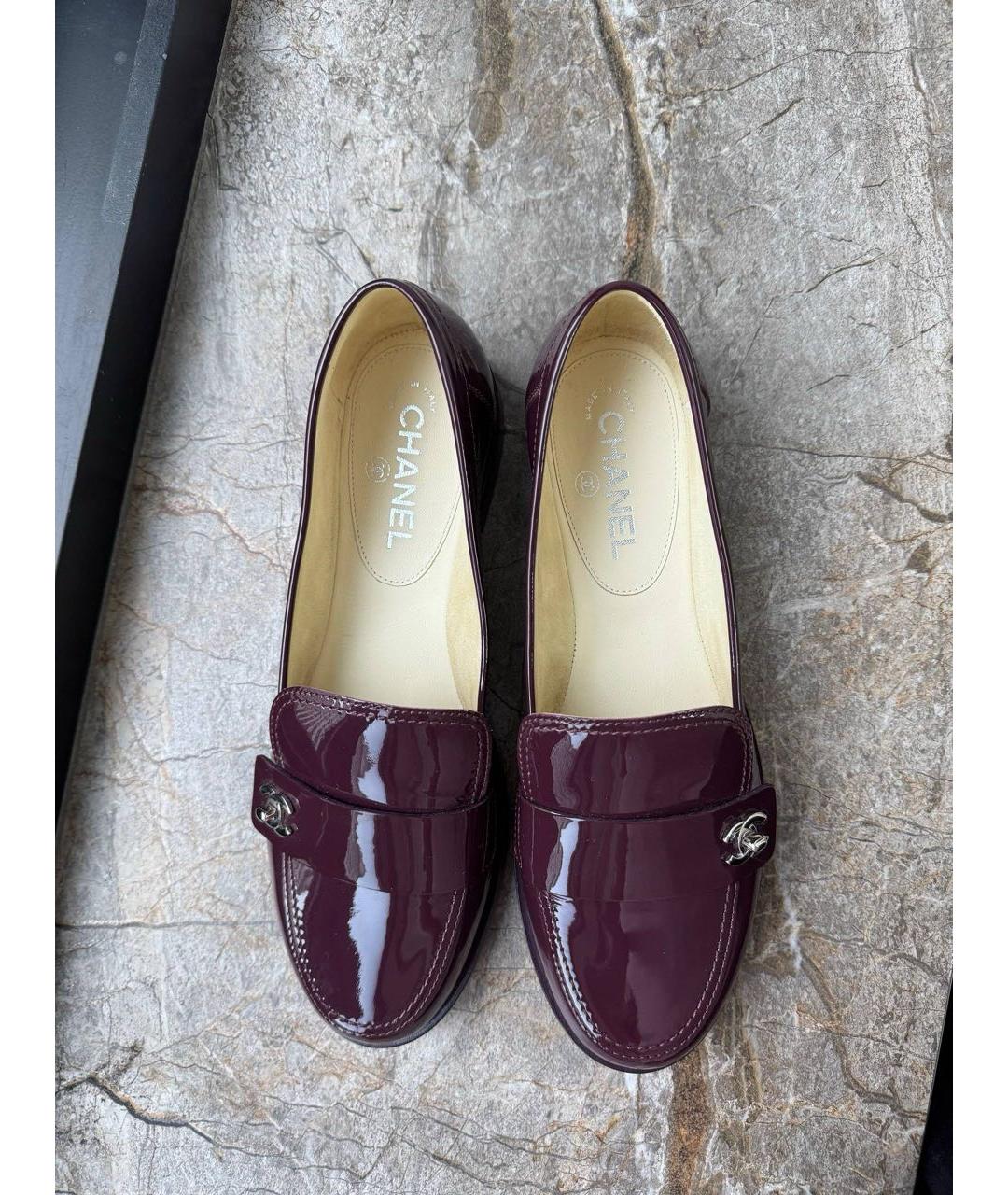CHANEL Бордовые балетки из лакированной кожи, фото 3