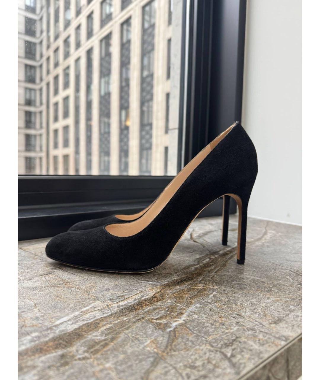 MANOLO BLAHNIK Черные замшевые туфли, фото 6