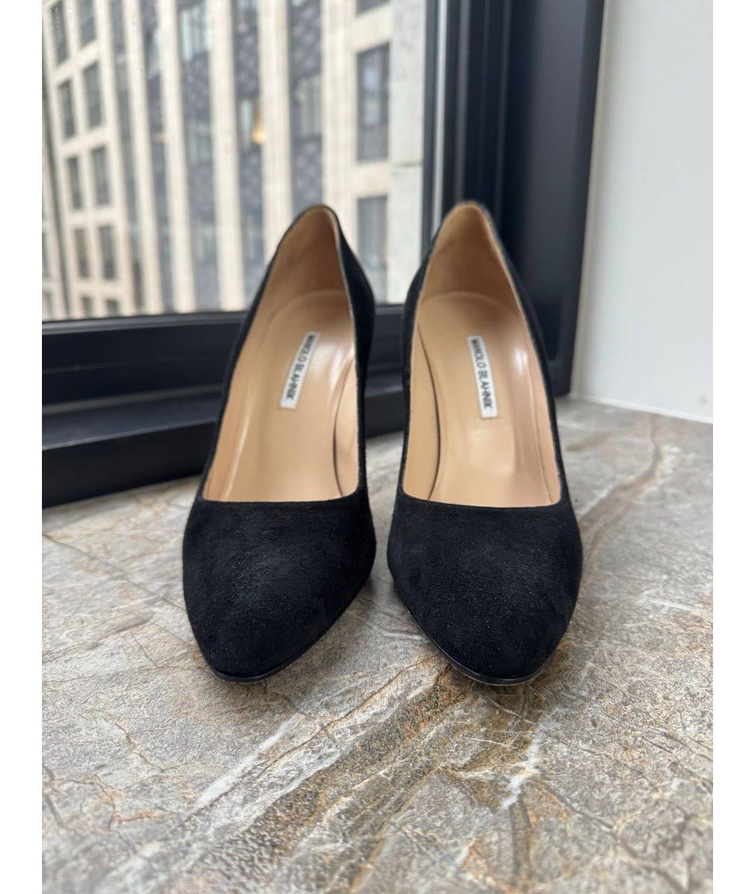 MANOLO BLAHNIK Черные замшевые туфли, фото 2