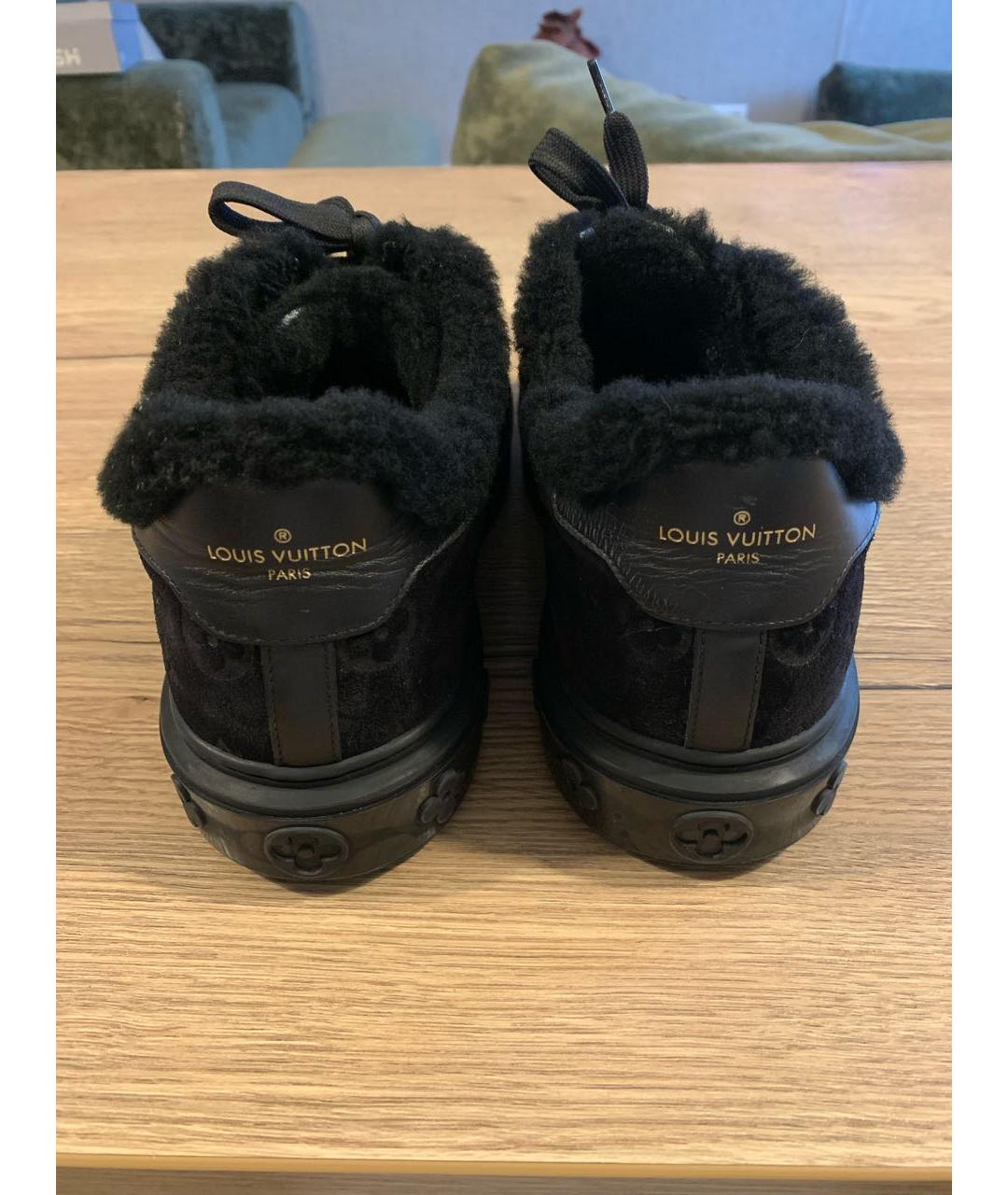 LOUIS VUITTON Черные замшевые ботинки, фото 4