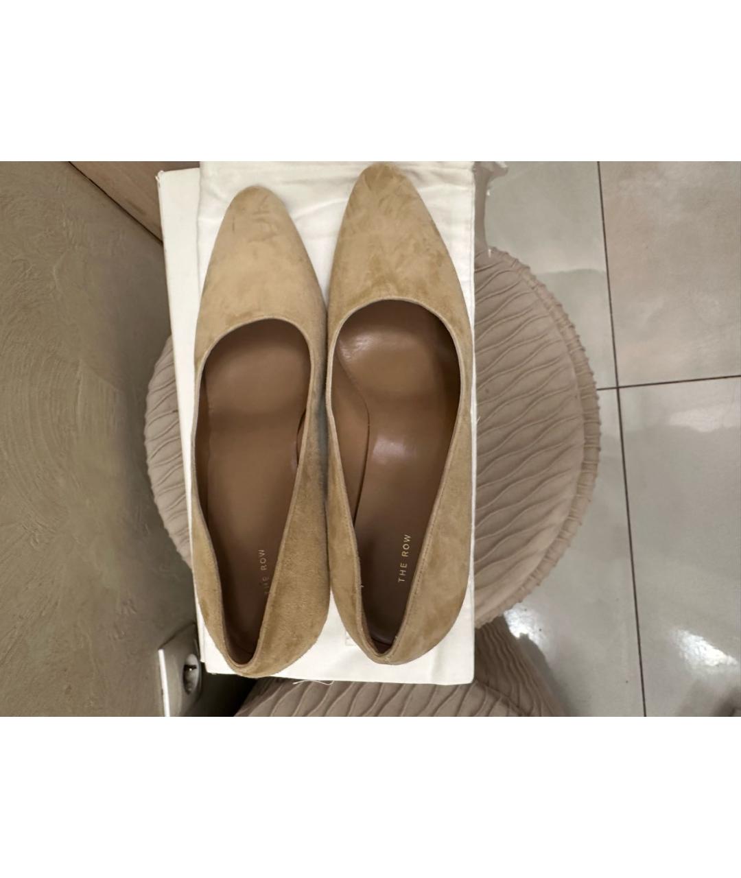 THE ROW Бежевые замшевые туфли, фото 2