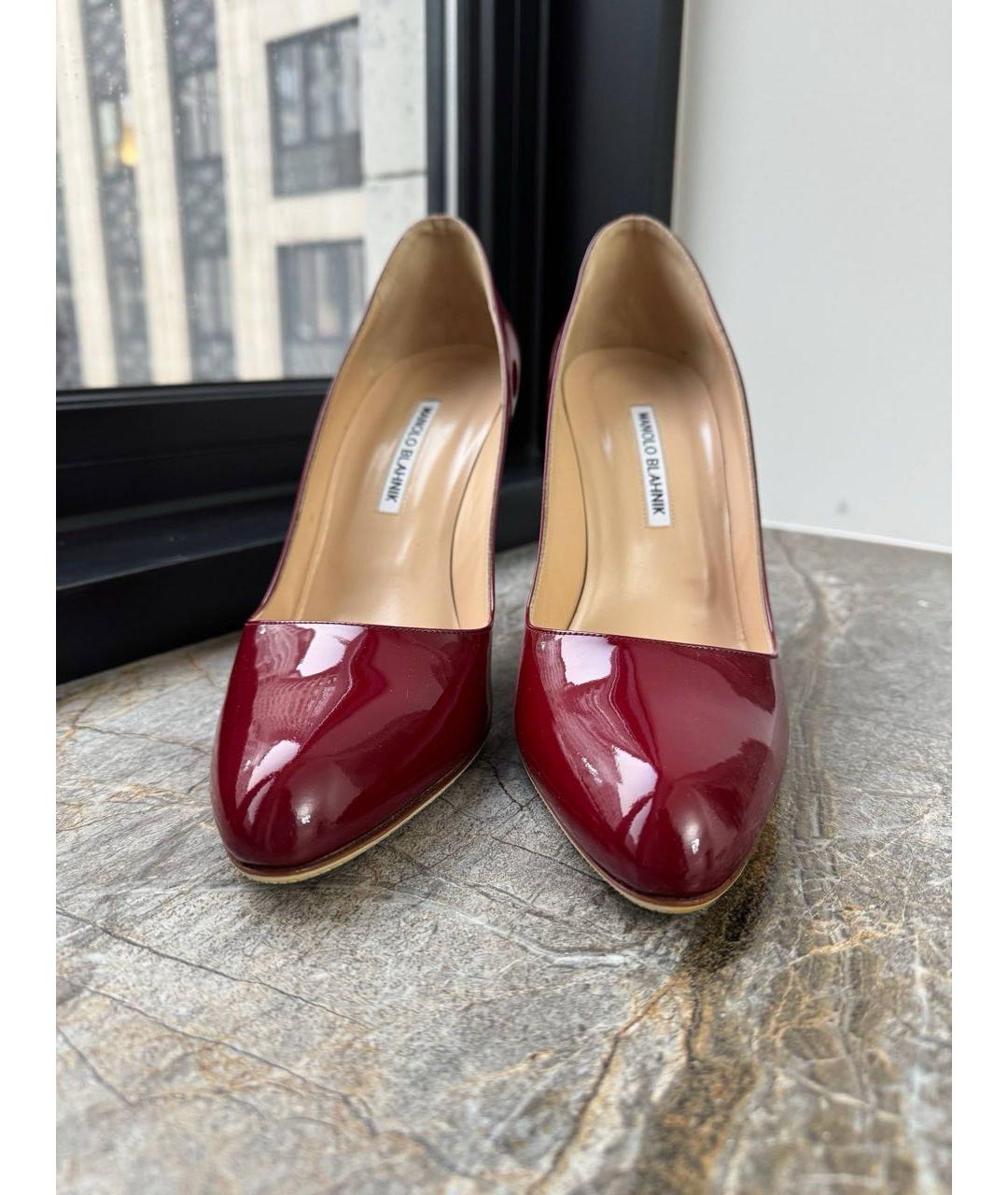 MANOLO BLAHNIK Красные туфли из лакированной кожи, фото 2