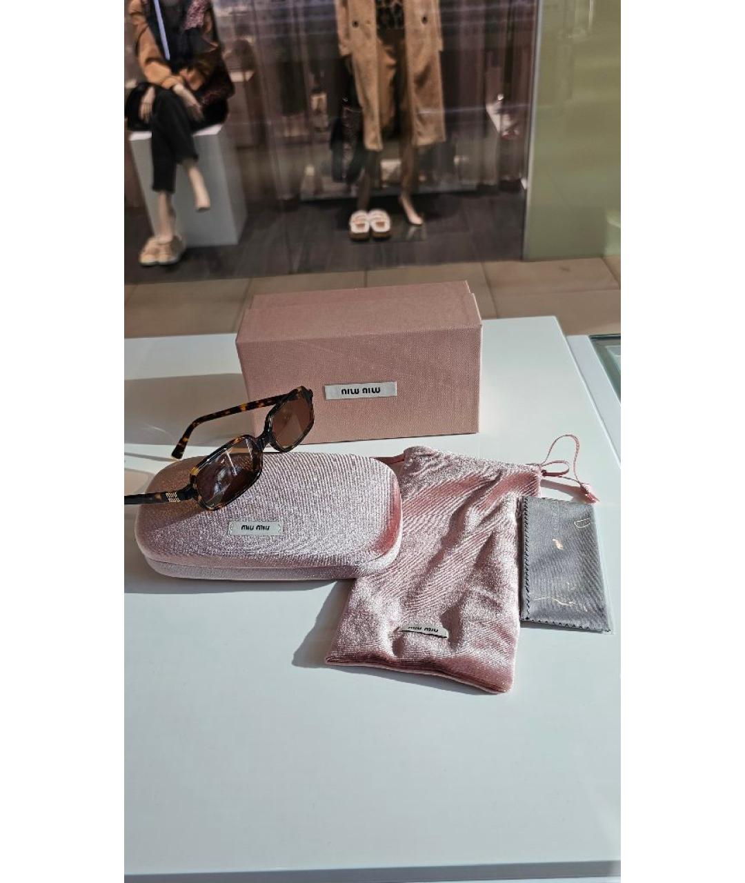 MIU MIU Коричневые пластиковые солнцезащитные очки, фото 3