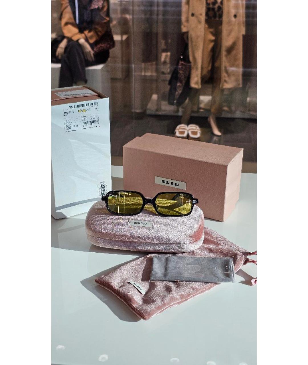 MIU MIU Черные пластиковые солнцезащитные очки, фото 4