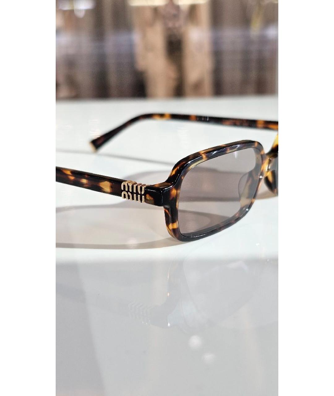 MIU MIU Коричневые пластиковые солнцезащитные очки, фото 2