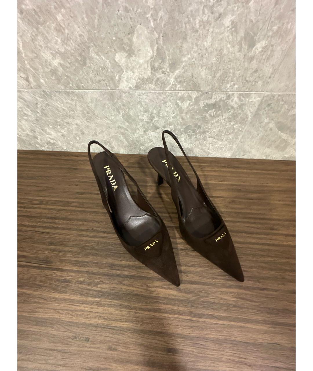 PRADA Коричневые замшевые лодочки на низком каблуке, фото 4