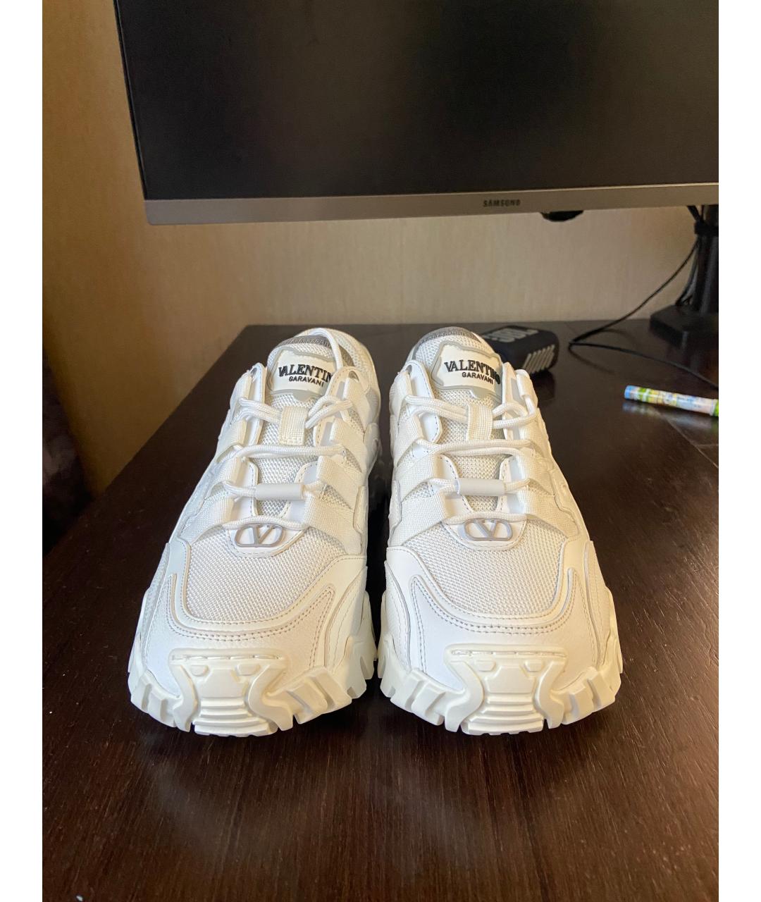 VALENTINO Белые кожаные кроссовки, фото 2