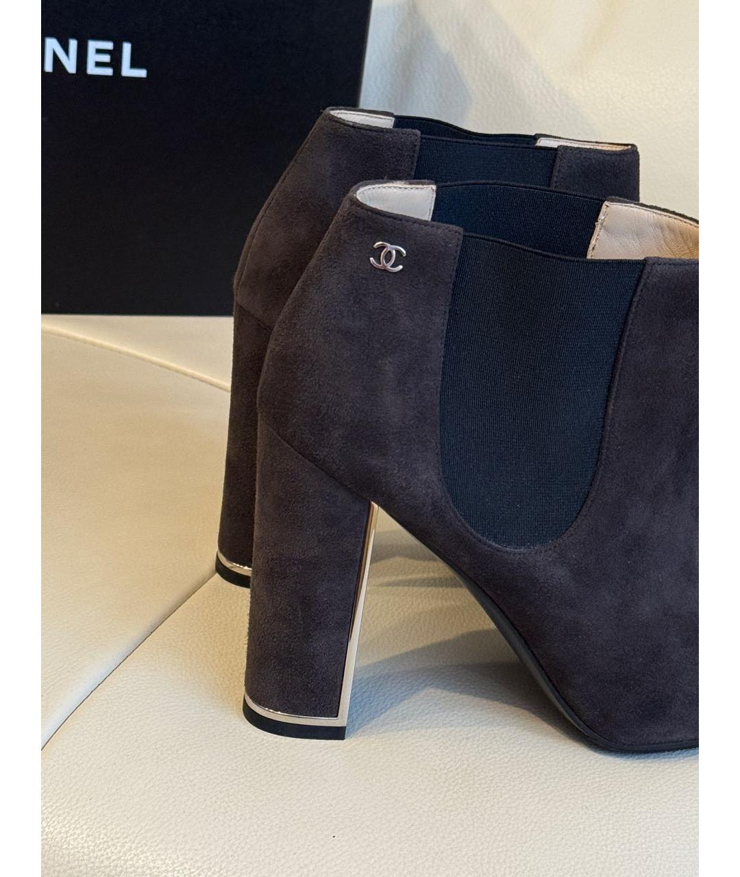 CHANEL Коричневые замшевые ботильоны, фото 2