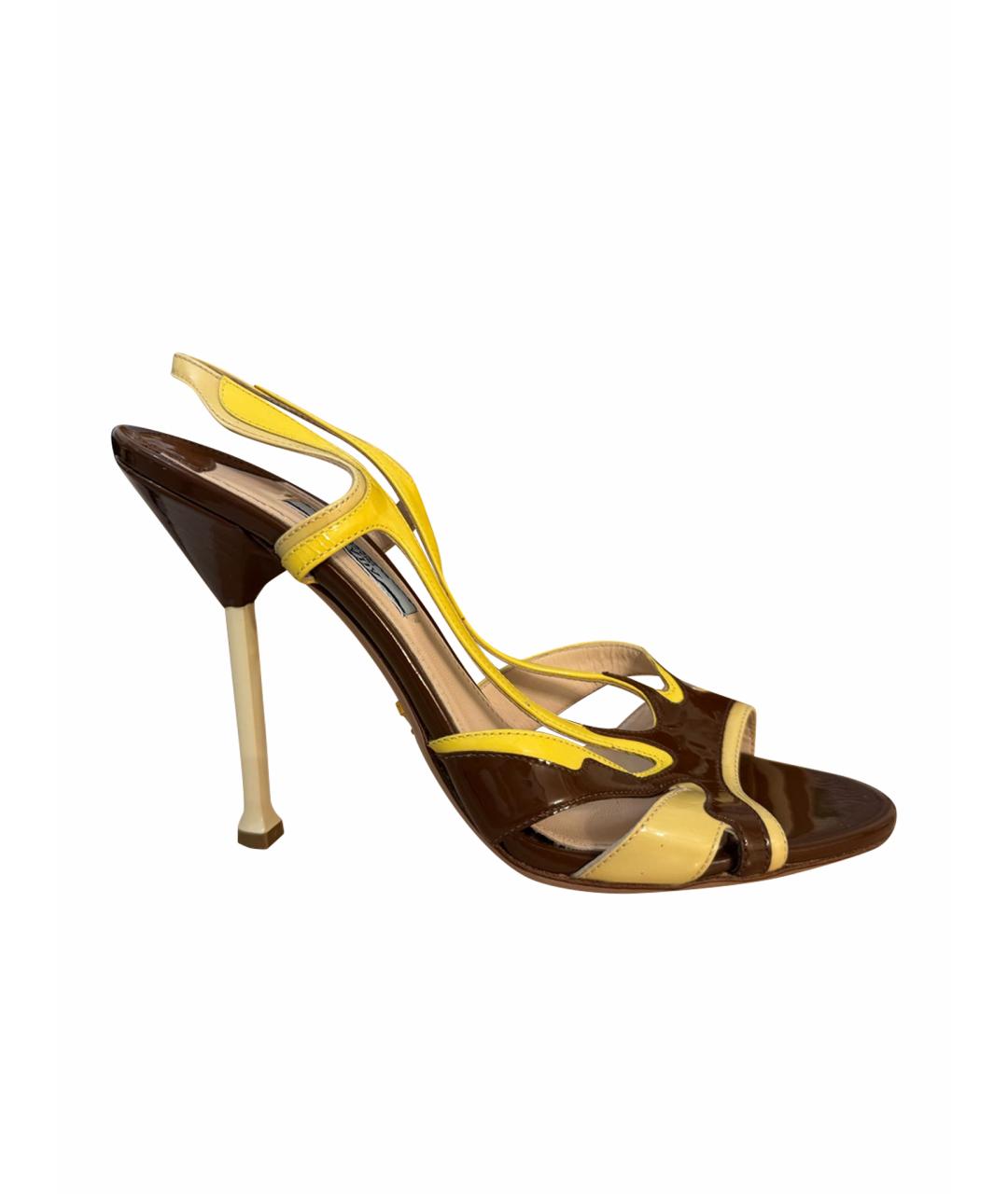 PRADA Коричневые босоножки из лакированной кожи, фото 1