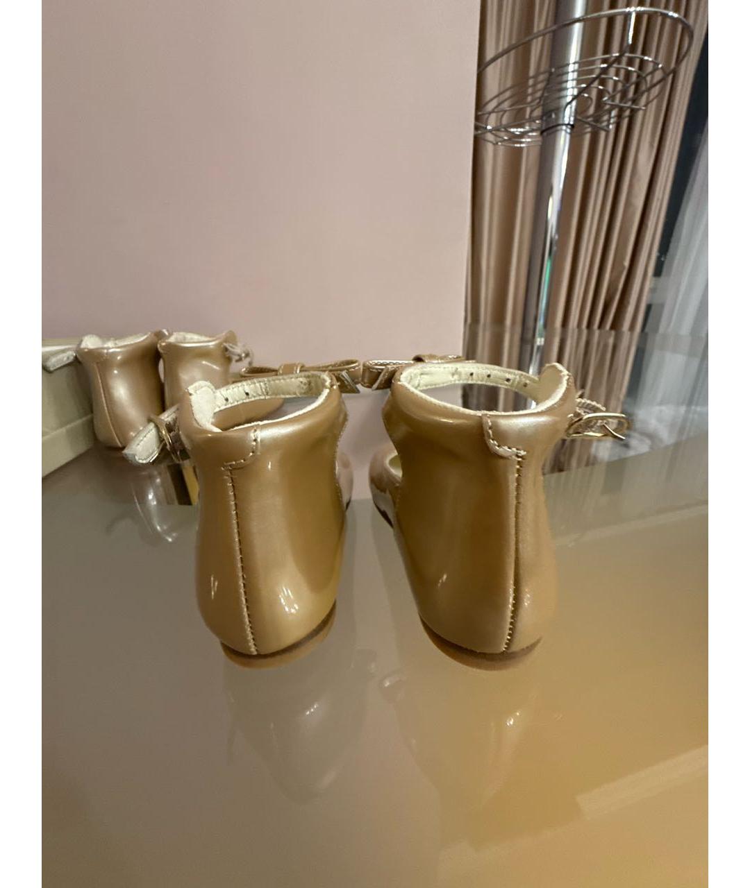 BONPOINT Бежевые балетки и туфли из лакированной кожи, фото 4