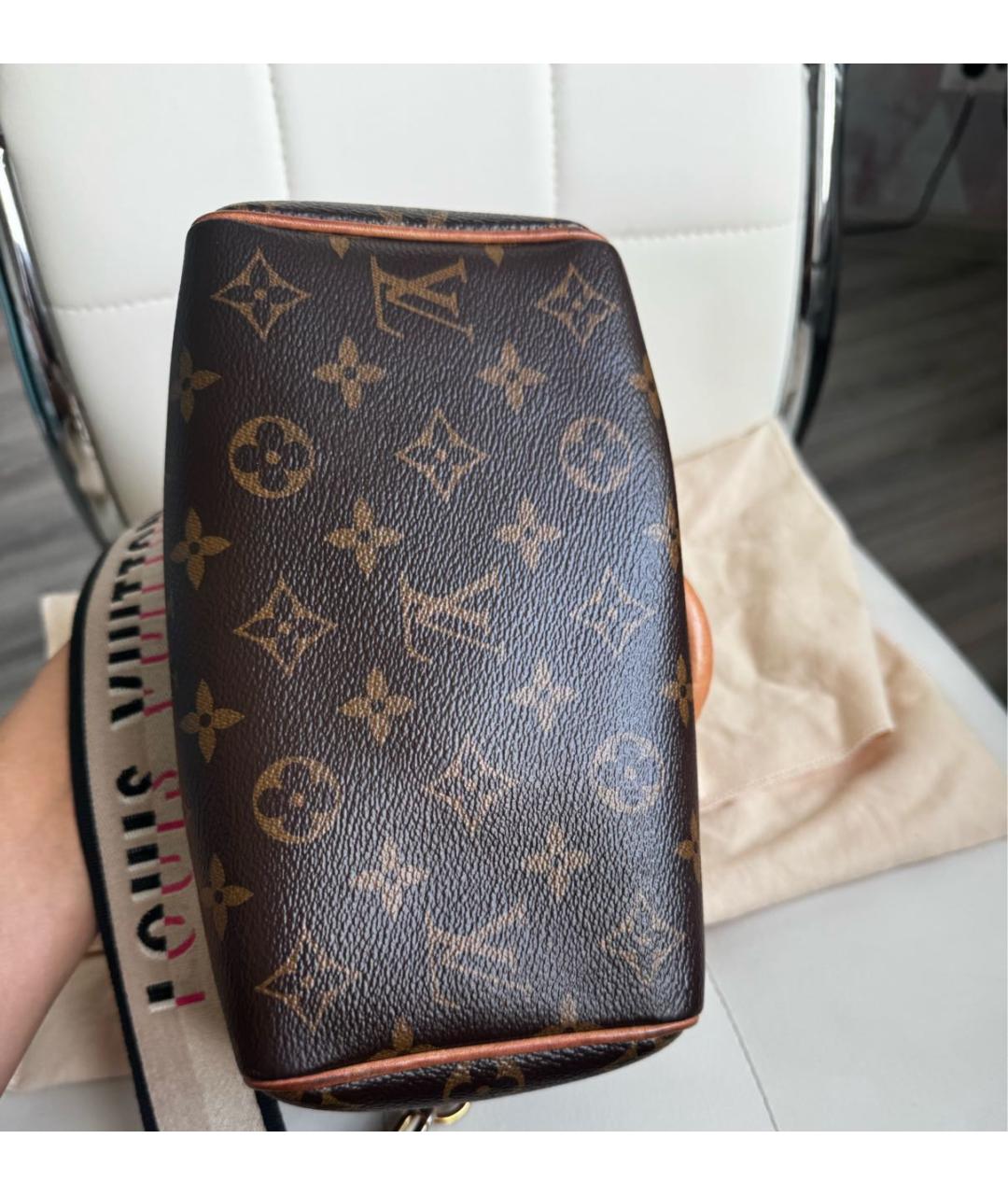 LOUIS VUITTON Коричневая кожаная сумка с короткими ручками, фото 3