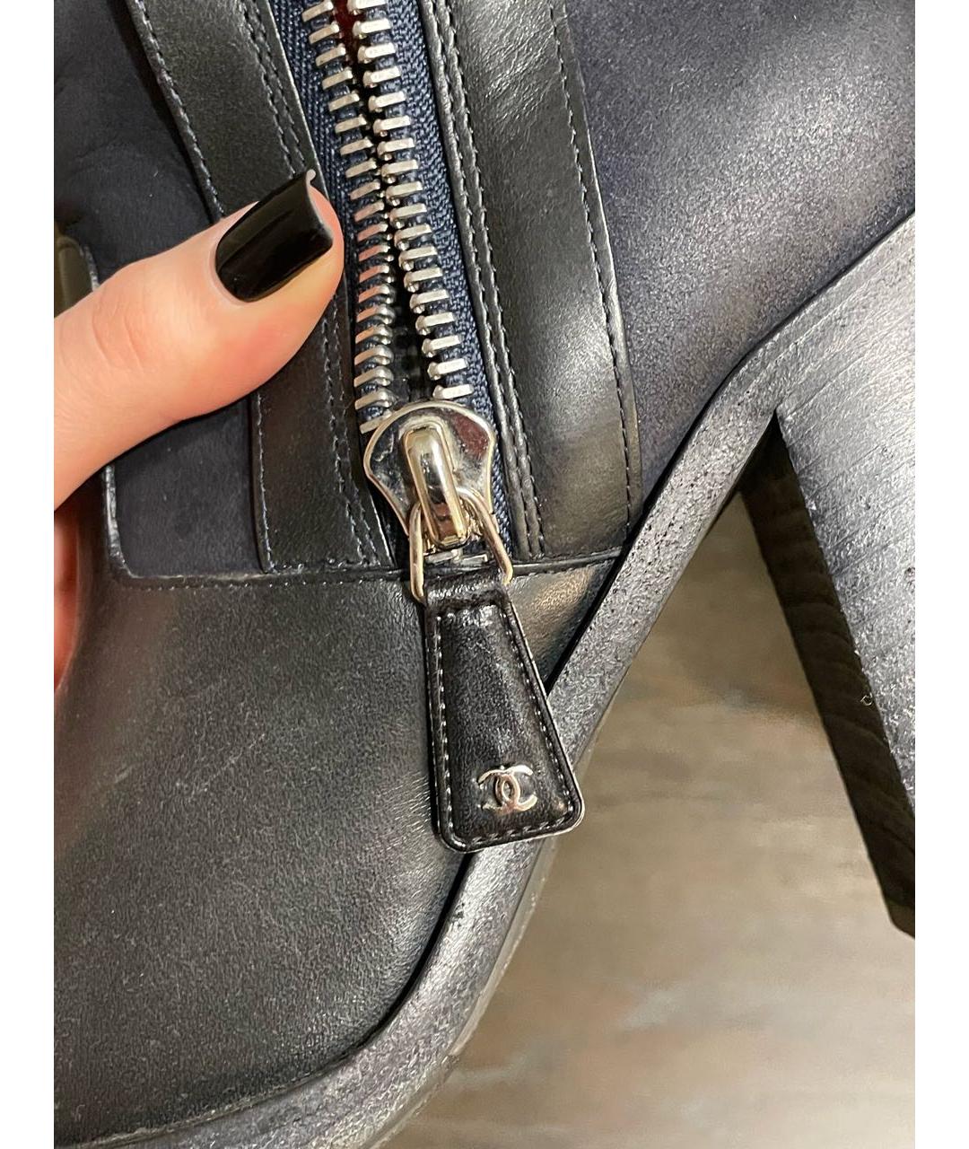 CHANEL Темно-синие кожаные ботильоны, фото 5