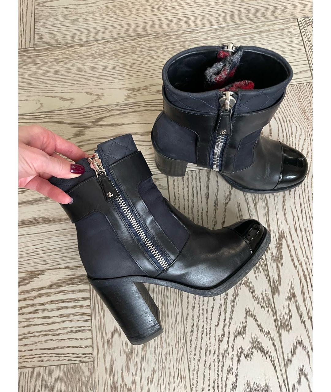 CHANEL Темно-синие кожаные ботильоны, фото 7