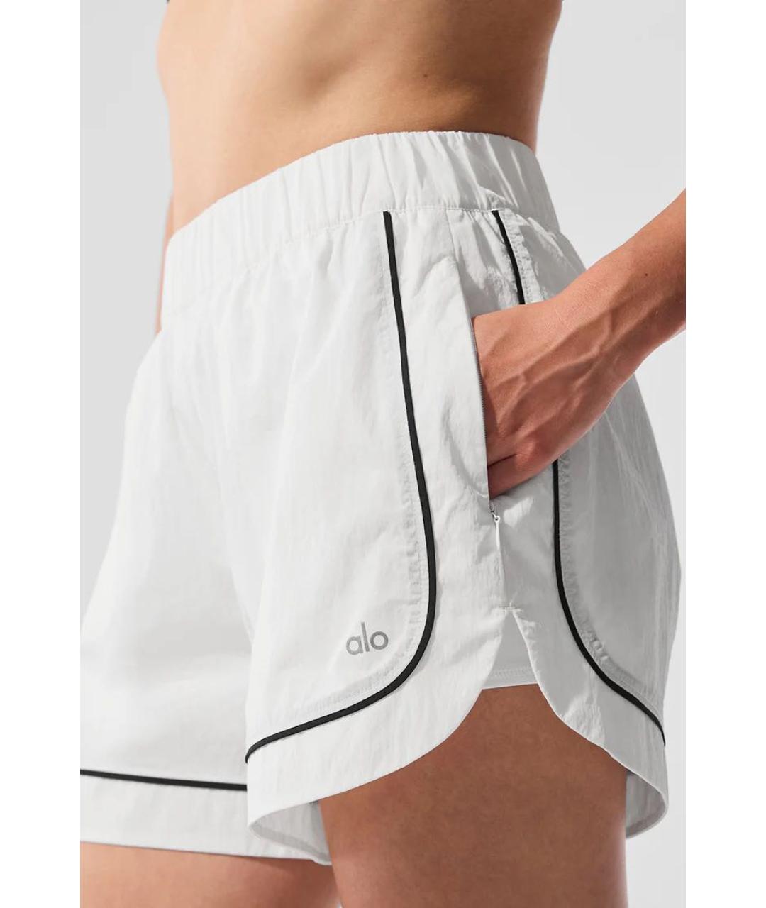 ALO YOGA Белые шорты, фото 2