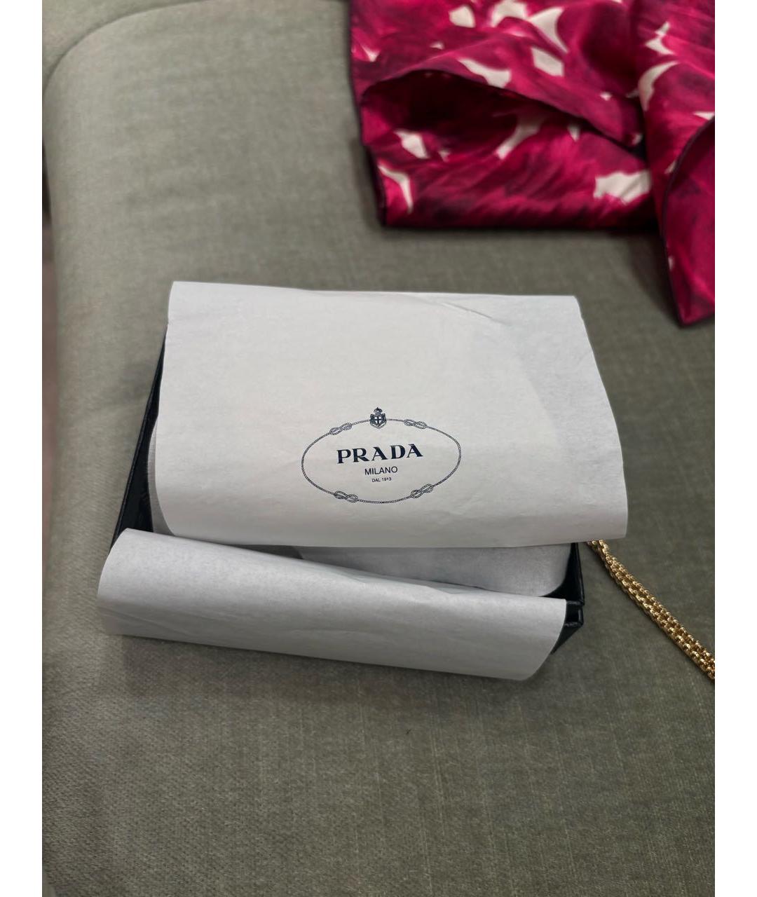 PRADA Черная сумка через плечо из лакированной кожи, фото 4