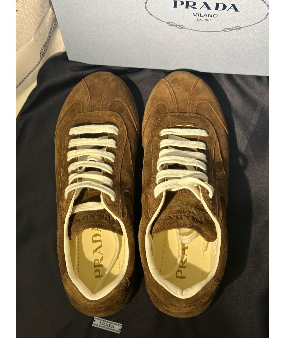 PRADA Коричневые замшевые кеды, фото 3