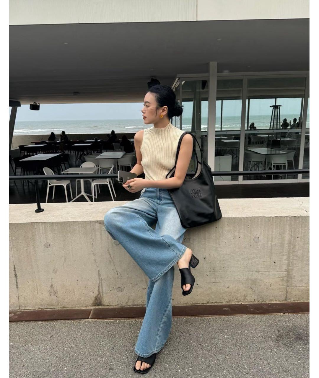 MIU MIU Черная кожаная сумка через плечо, фото 2