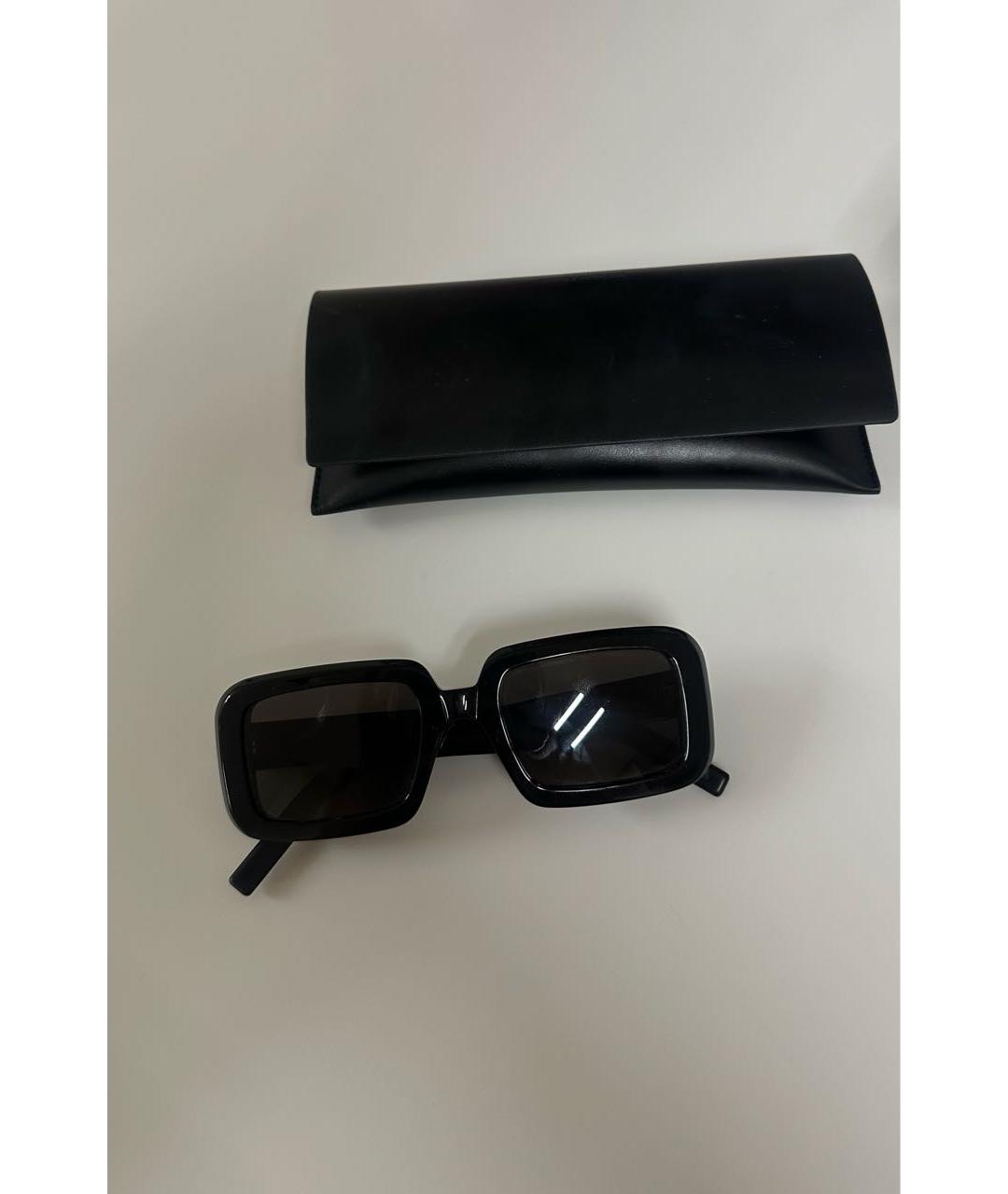 YVES SAINT LAURENT BEAUTY Черные пластиковые солнцезащитные очки, фото 2