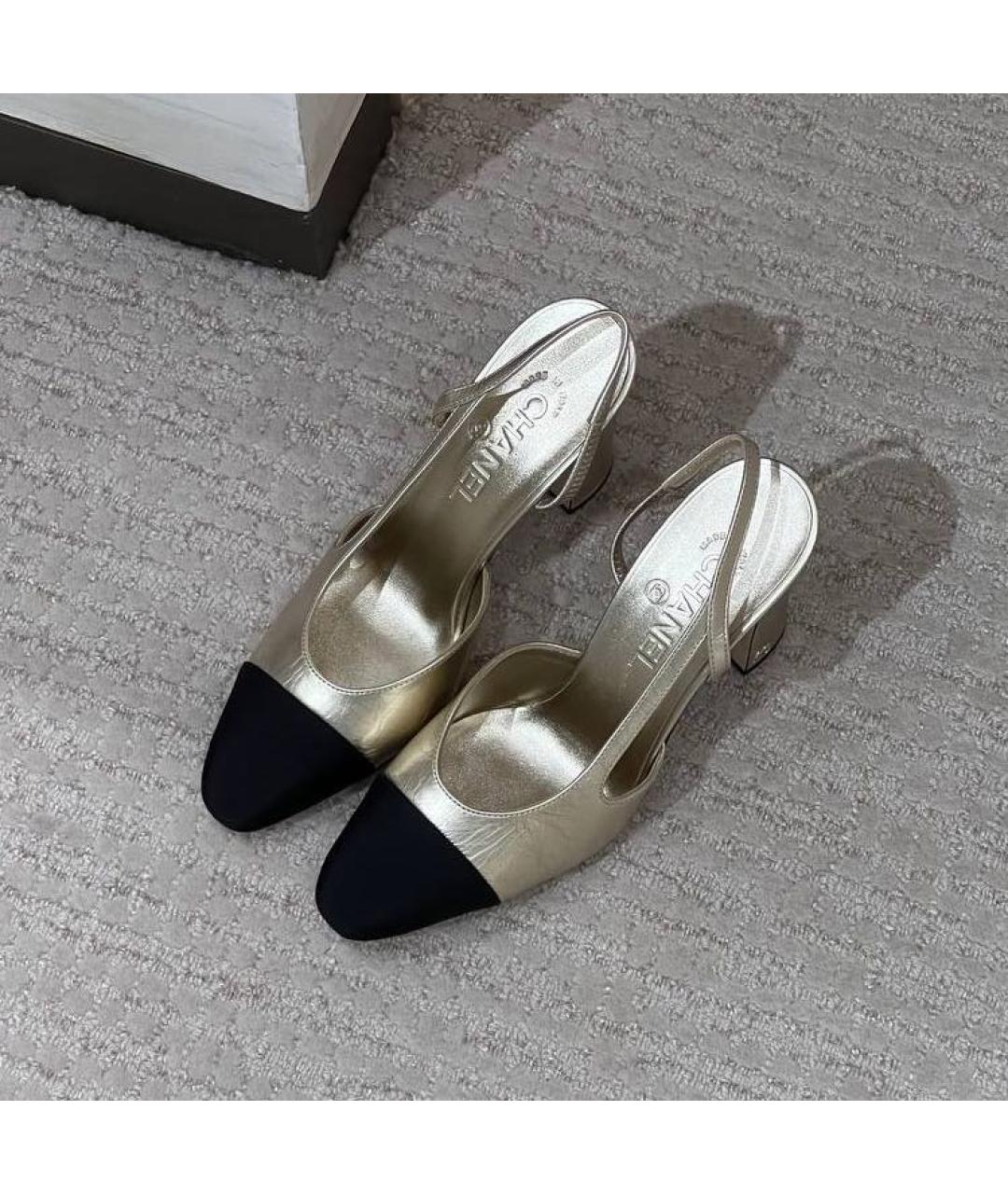 CHANEL Золотые кожаные туфли, фото 3