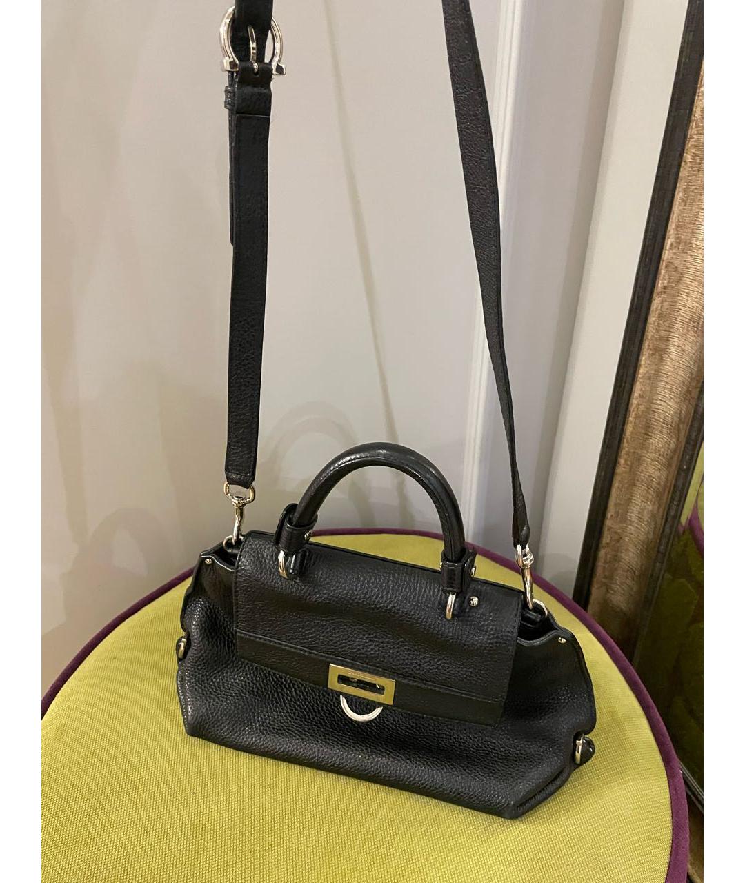 FERRAGAMO Черная кожаная сумка через плечо, фото 3