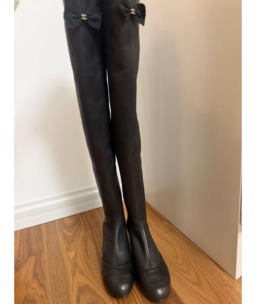 CHANEL Черные кожаные ботфорты, фото 3