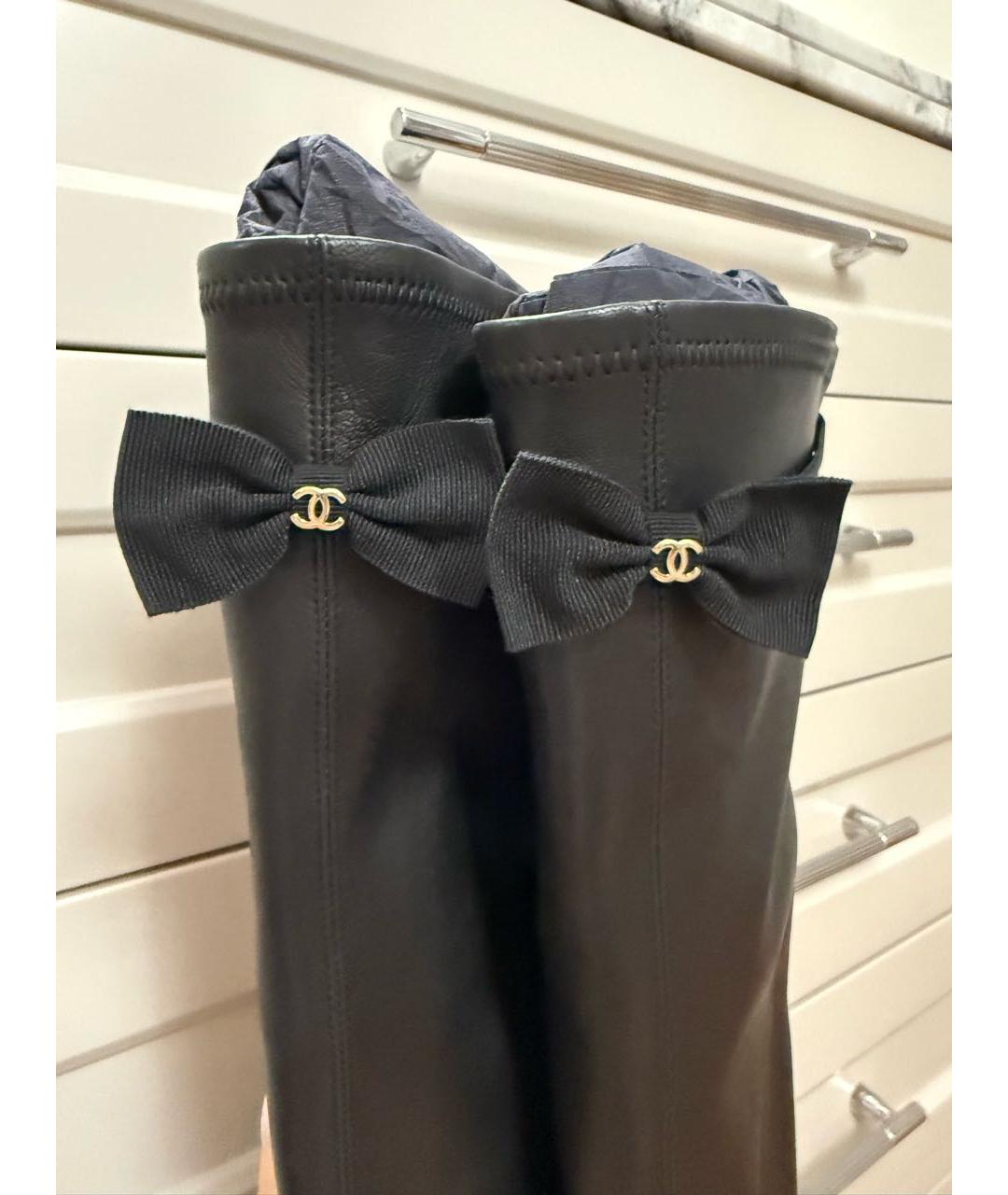 CHANEL Черные кожаные ботфорты, фото 6