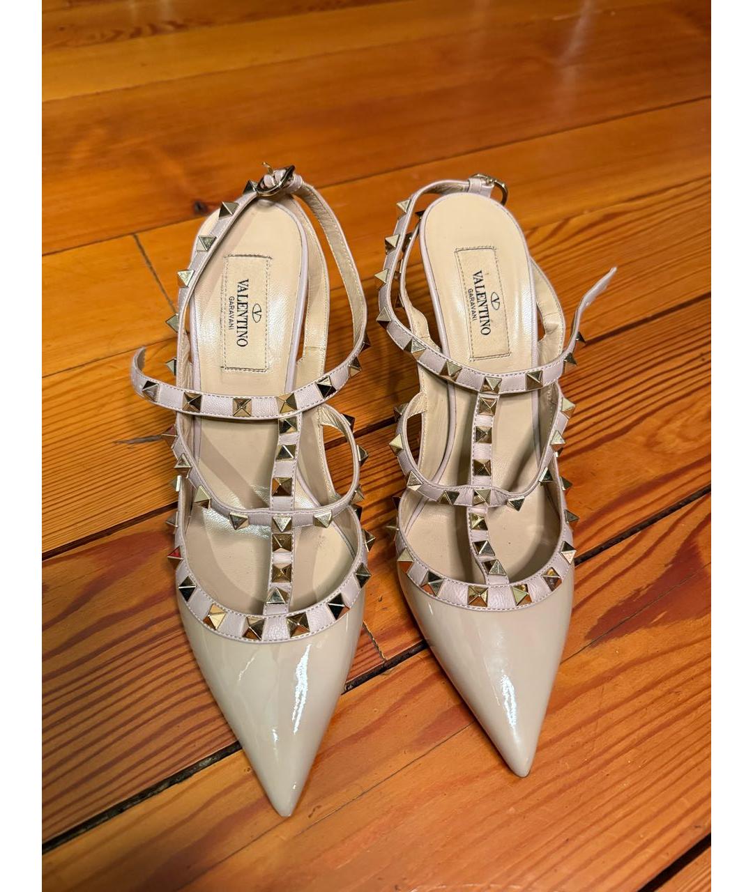 VALENTINO Бежевые туфли из лакированной кожи, фото 3