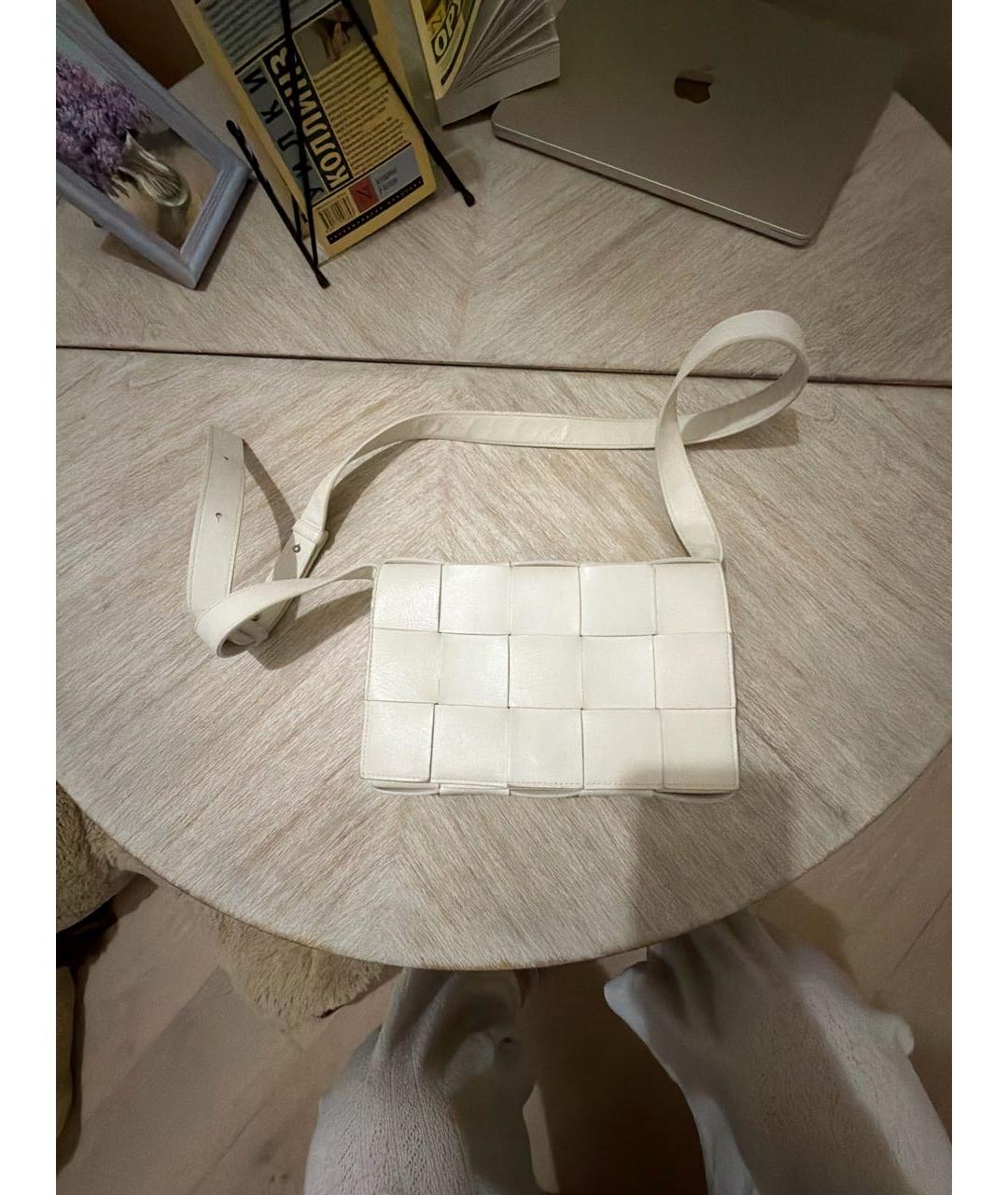 BOTTEGA VENETA Белая кожаная сумка через плечо, фото 6