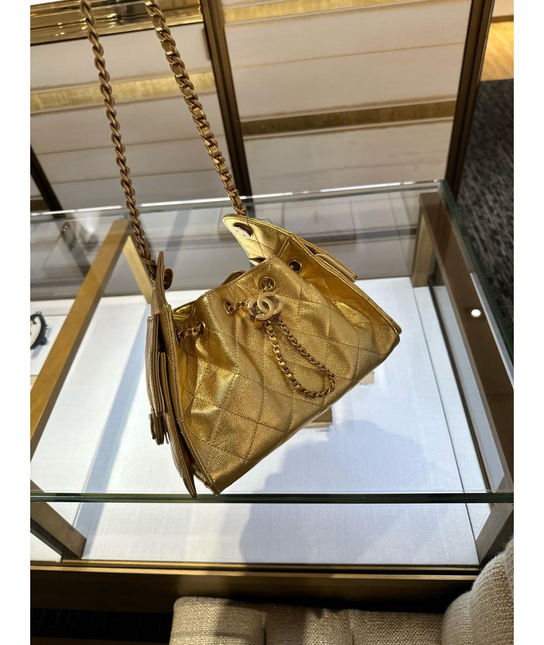 CHANEL Золотая кожаная сумка через плечо, фото 2