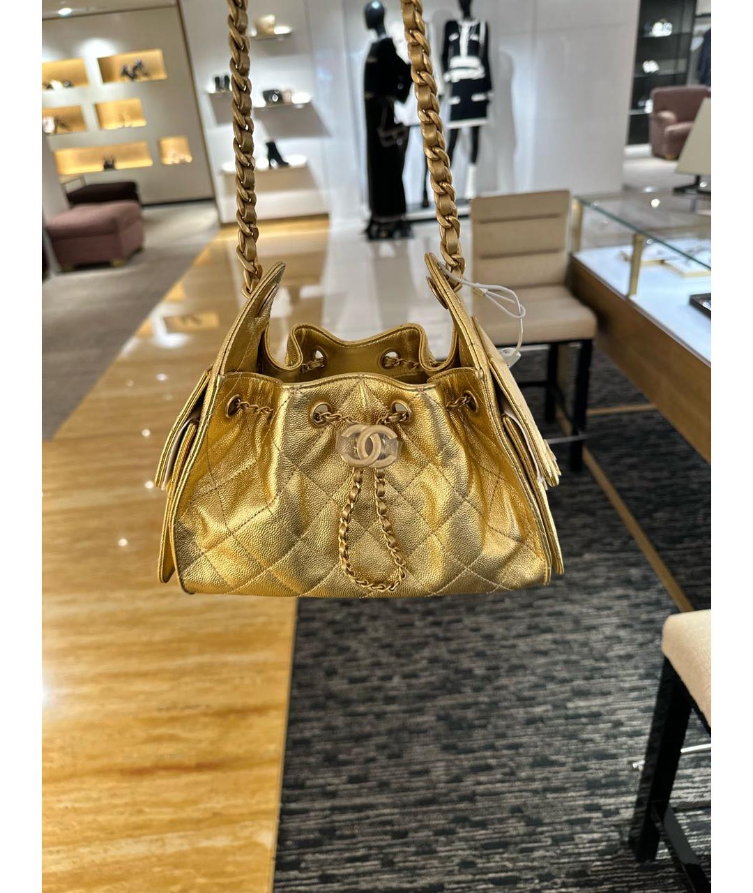 CHANEL Золотая кожаная сумка через плечо, фото 3