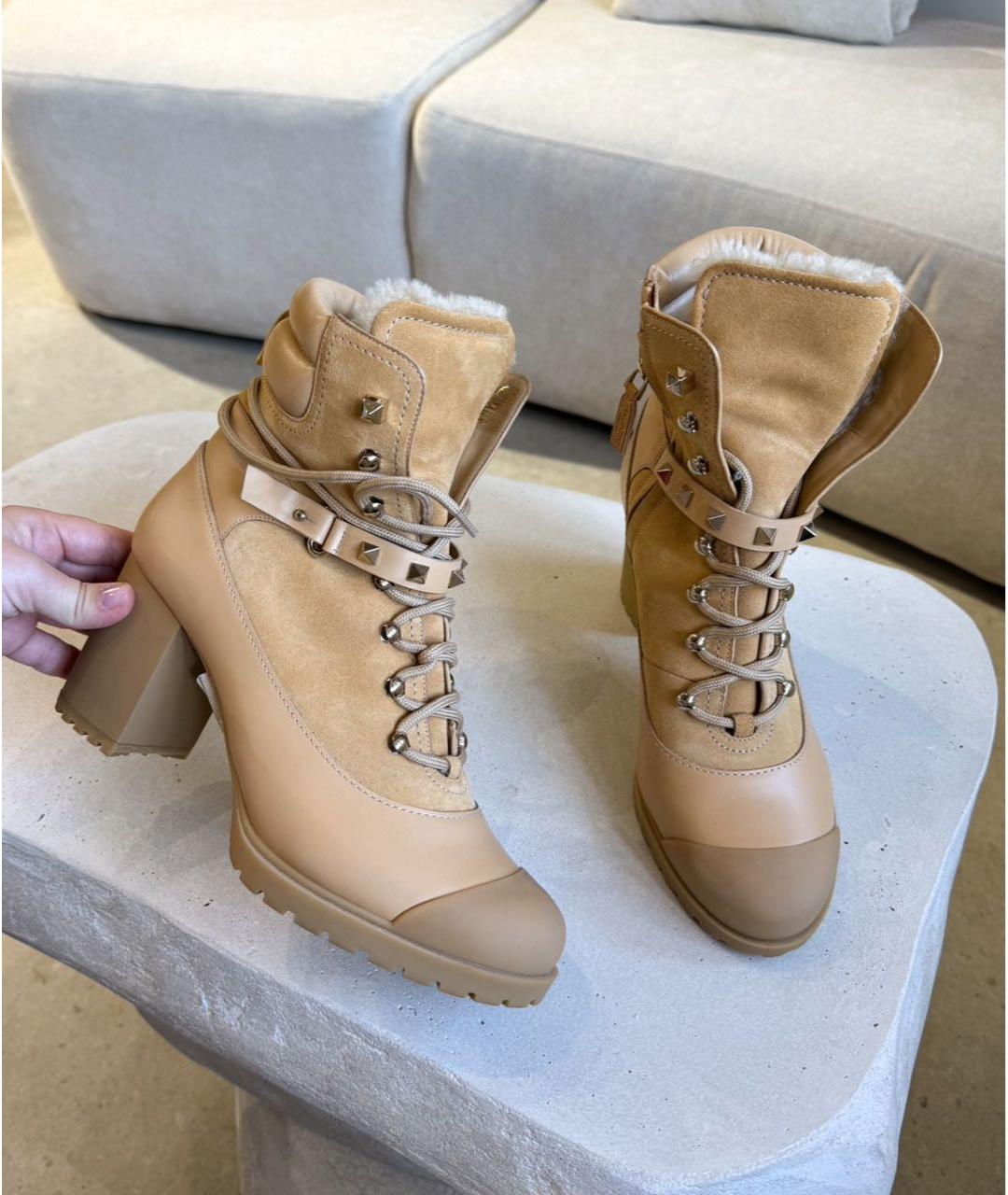 VALENTINO Бежевые кожаные ботильоны, фото 2