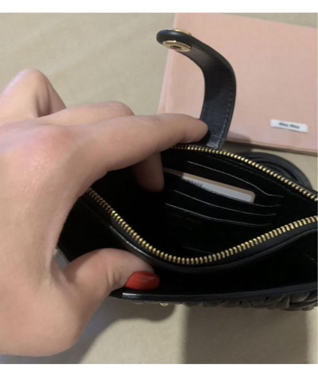 MIU MIU Черная кожаная сумка через плечо, фото 4