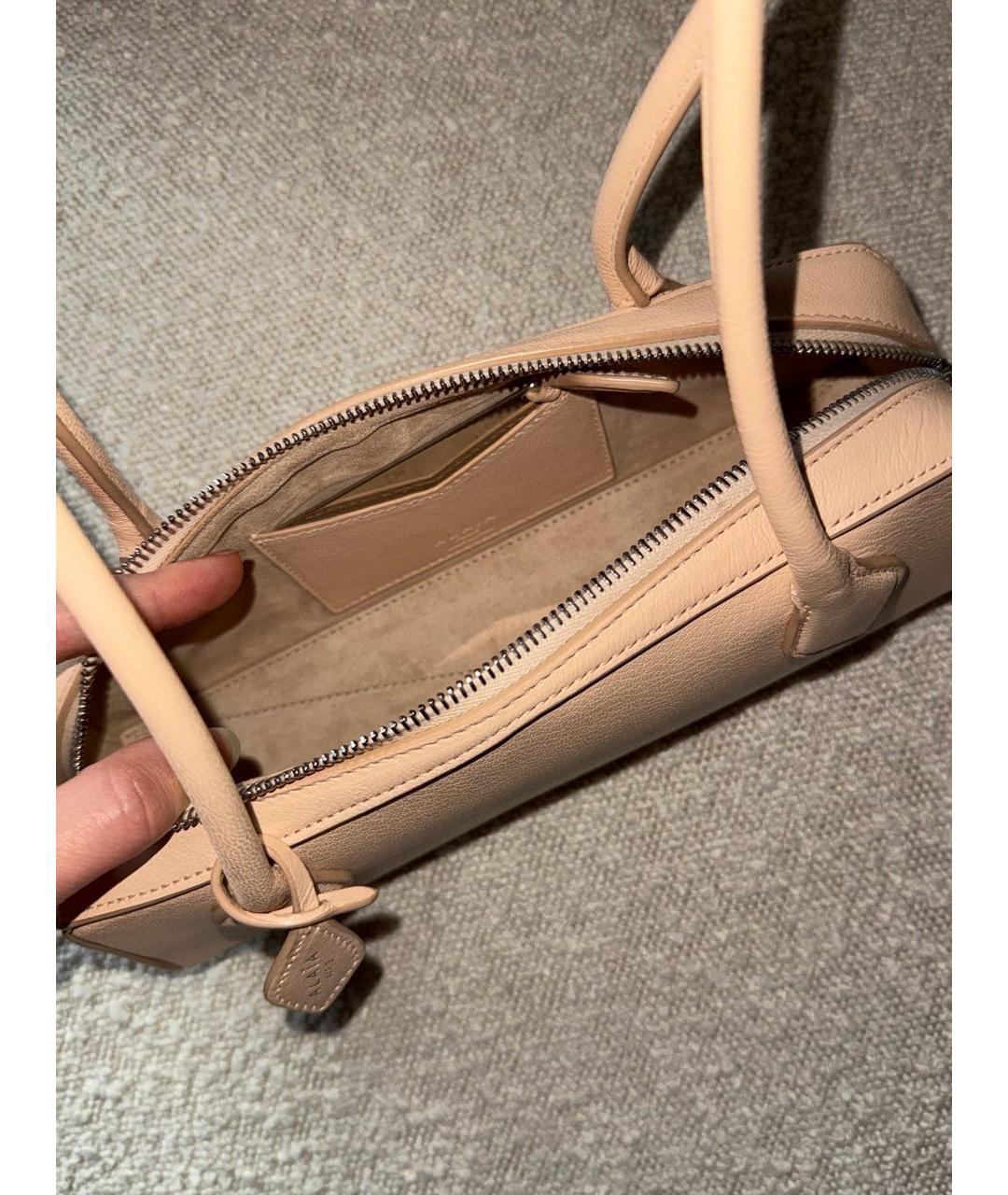 ALAIA Бежевая кожаная сумка с короткими ручками, фото 3