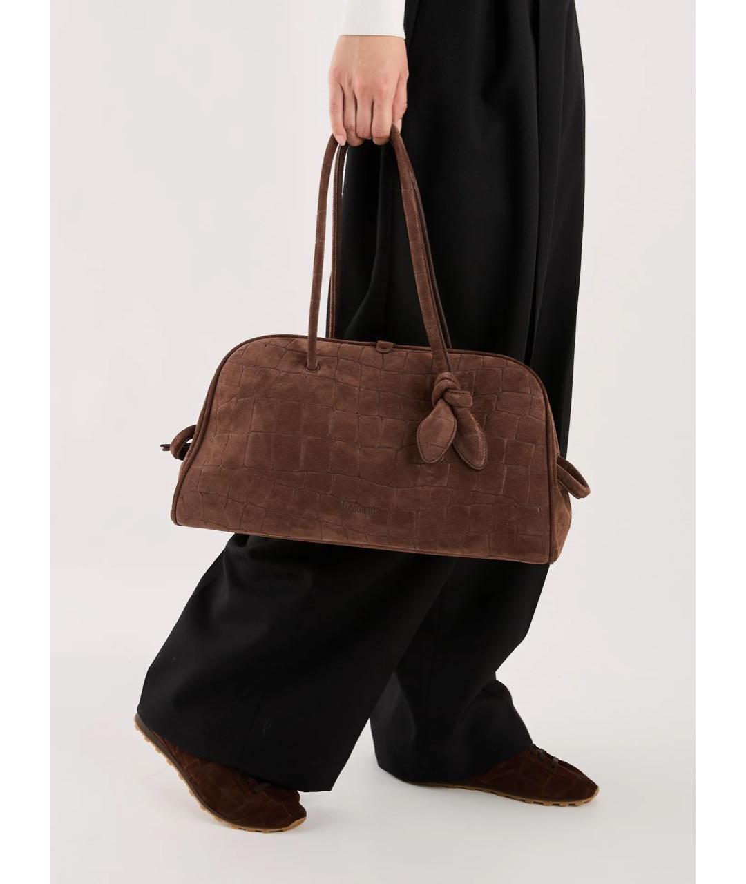 JACQUEMUS Коричневая замшевая сумка с короткими ручками, фото 4