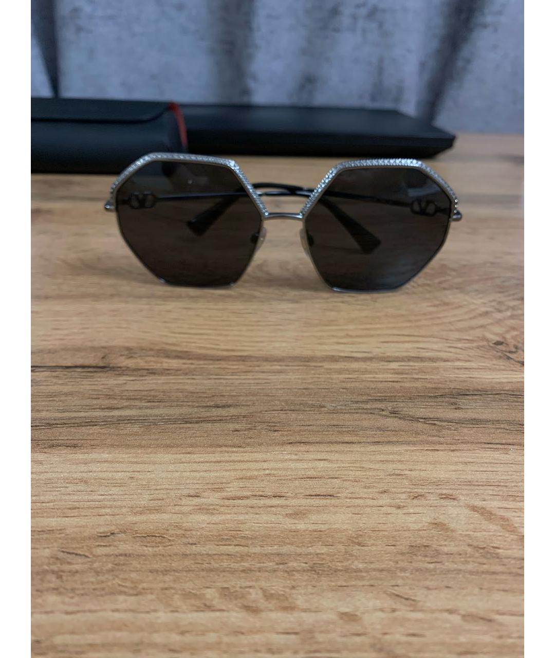VALENTINO Антрацитовые металлические солнцезащитные очки, фото 8