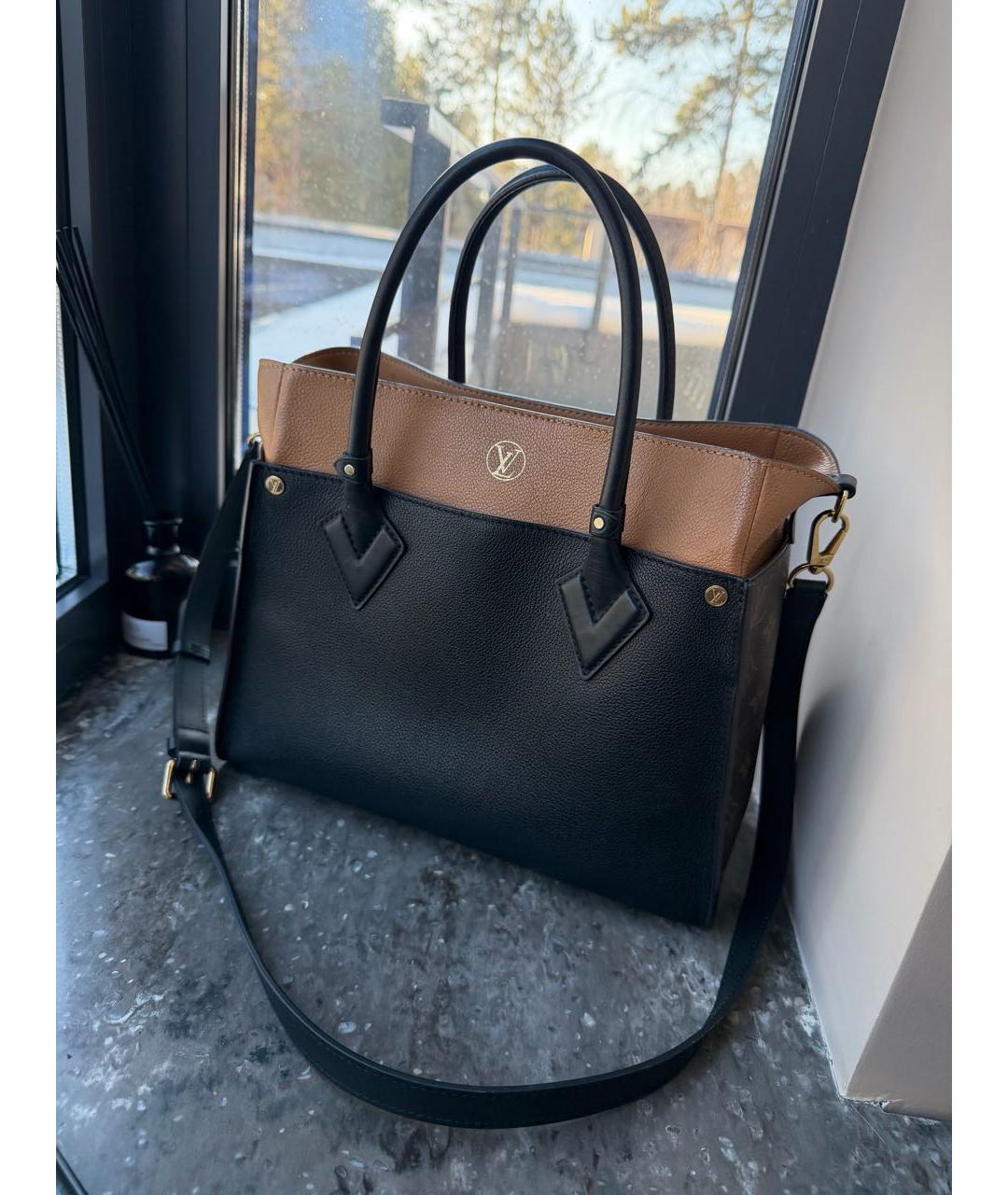 LOUIS VUITTON Черная кожаная сумка с короткими ручками, фото 4