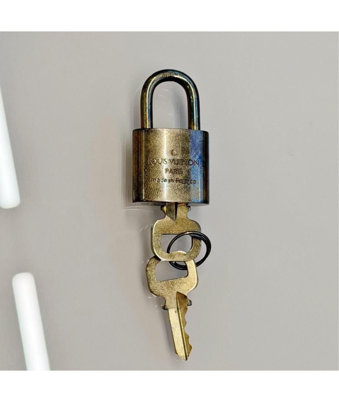 LOUIS VUITTON Золотой брелок, фото 7