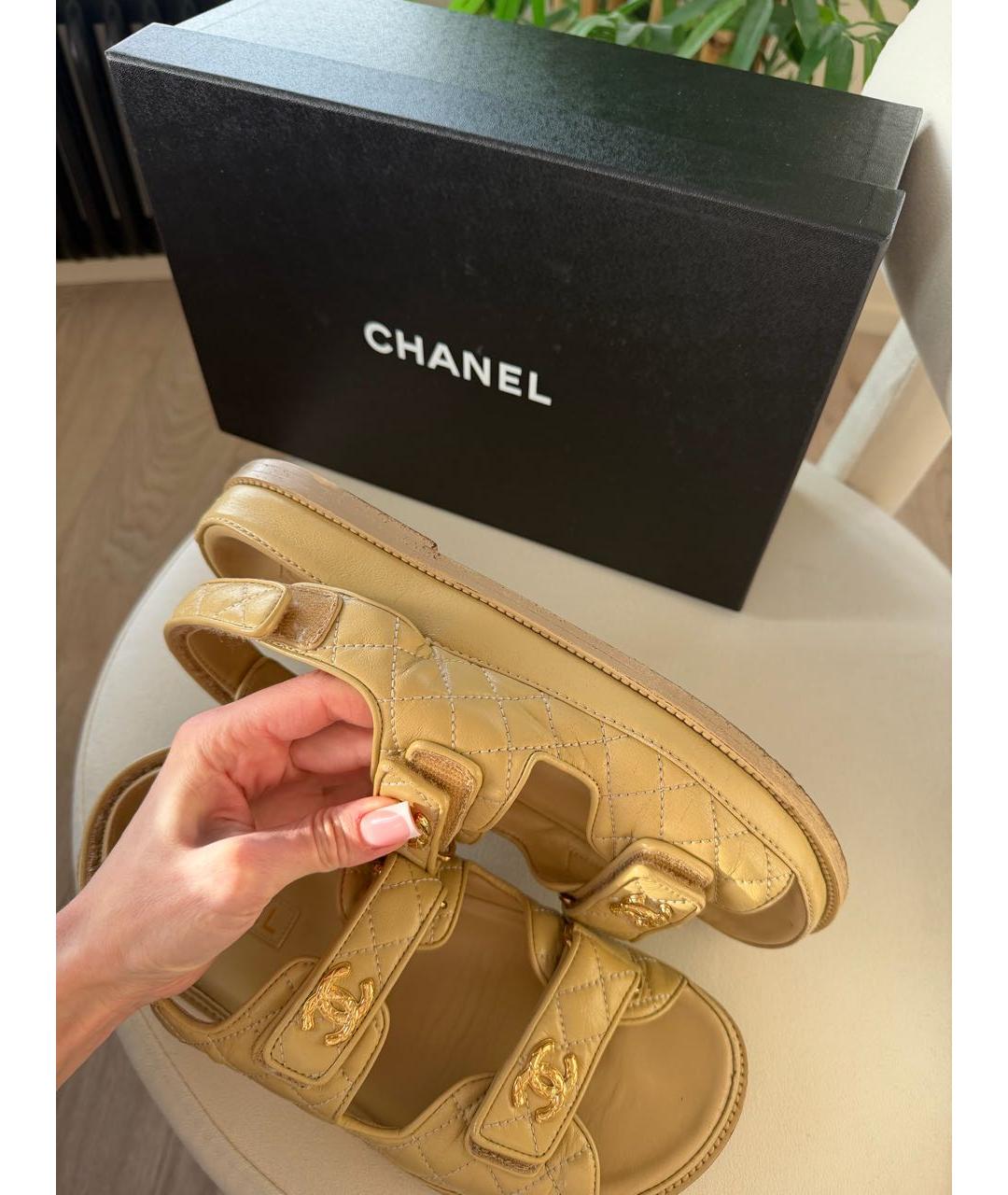 CHANEL Бежевые кожаные сандалии, фото 4