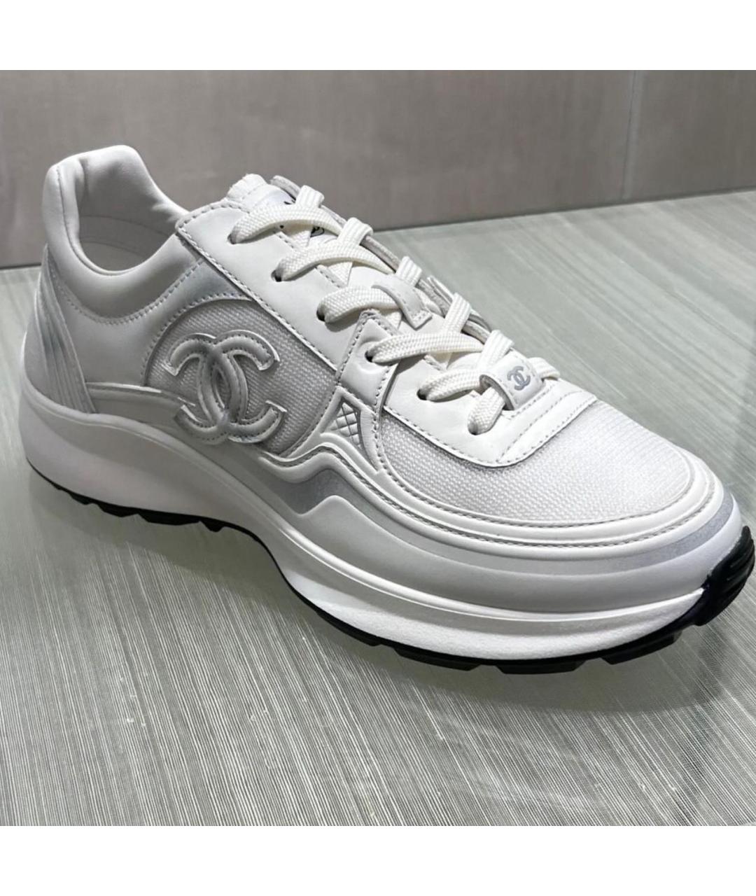 CHANEL Белые кожаные кроссовки, фото 3