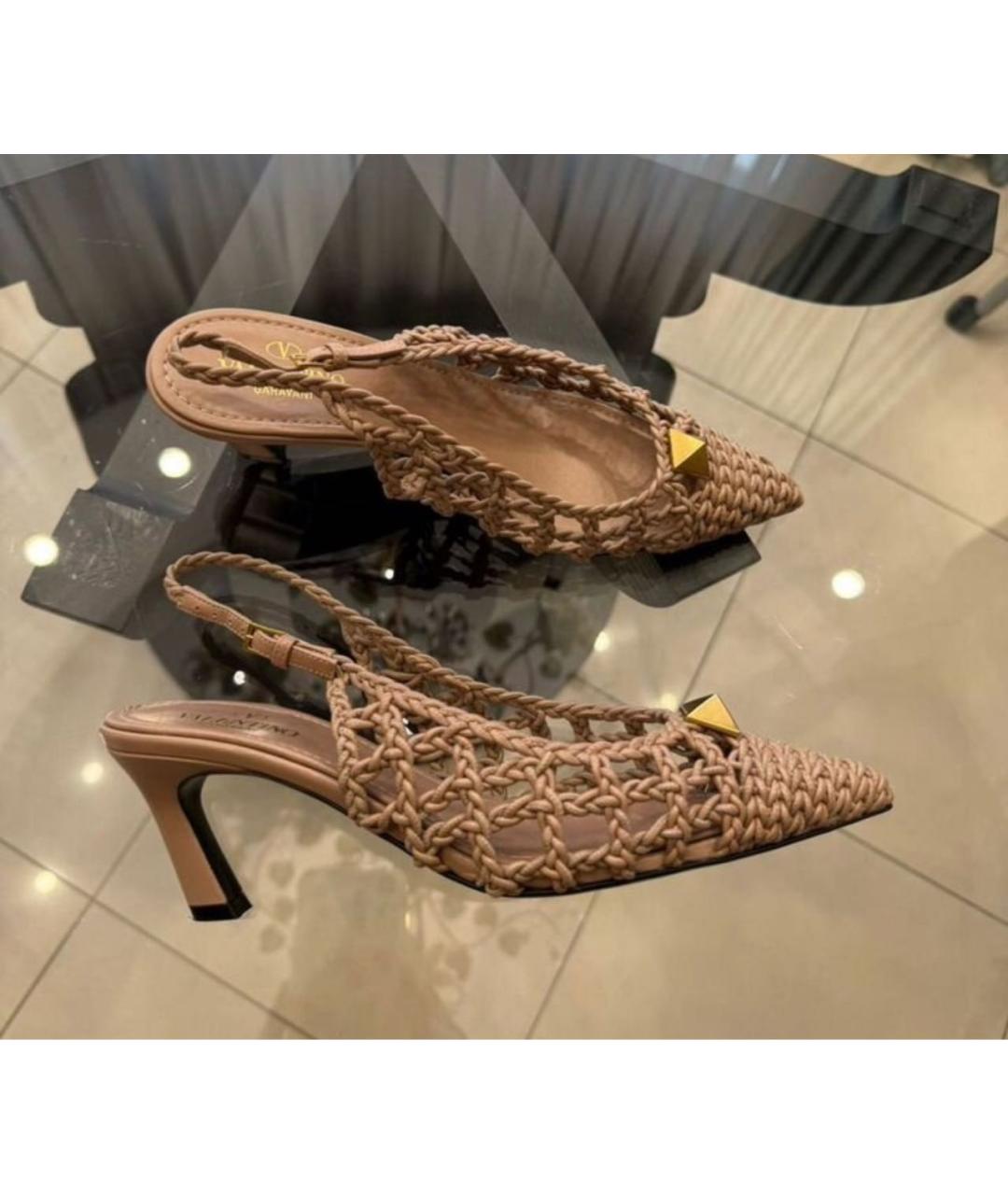 VALENTINO Бежевые кожаные босоножки, фото 2