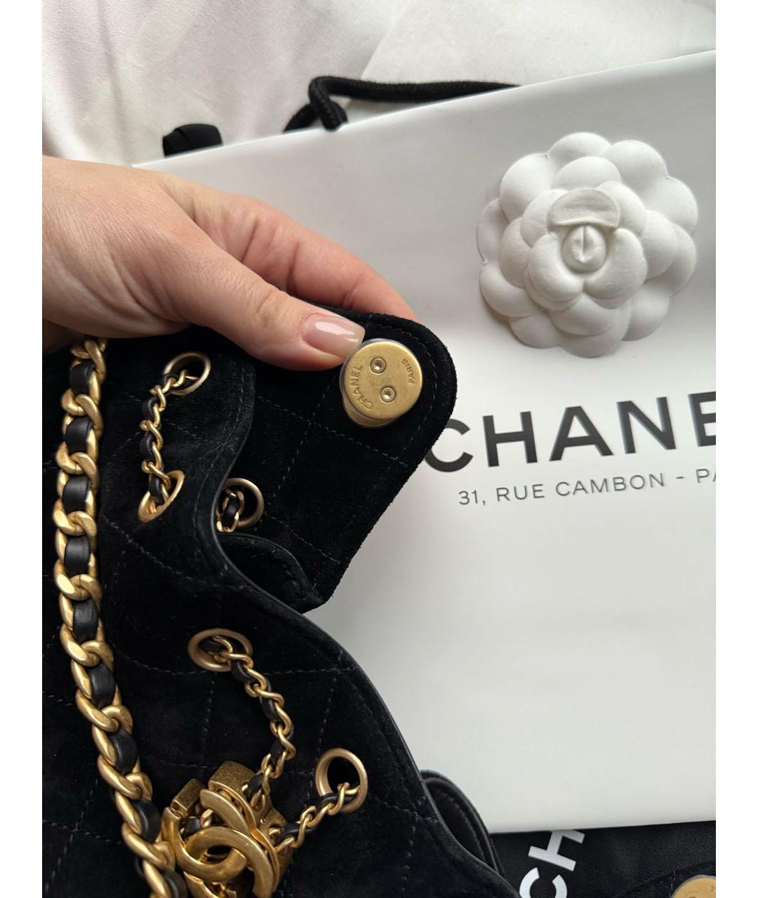 CHANEL Черная замшевая сумка с короткими ручками, фото 4