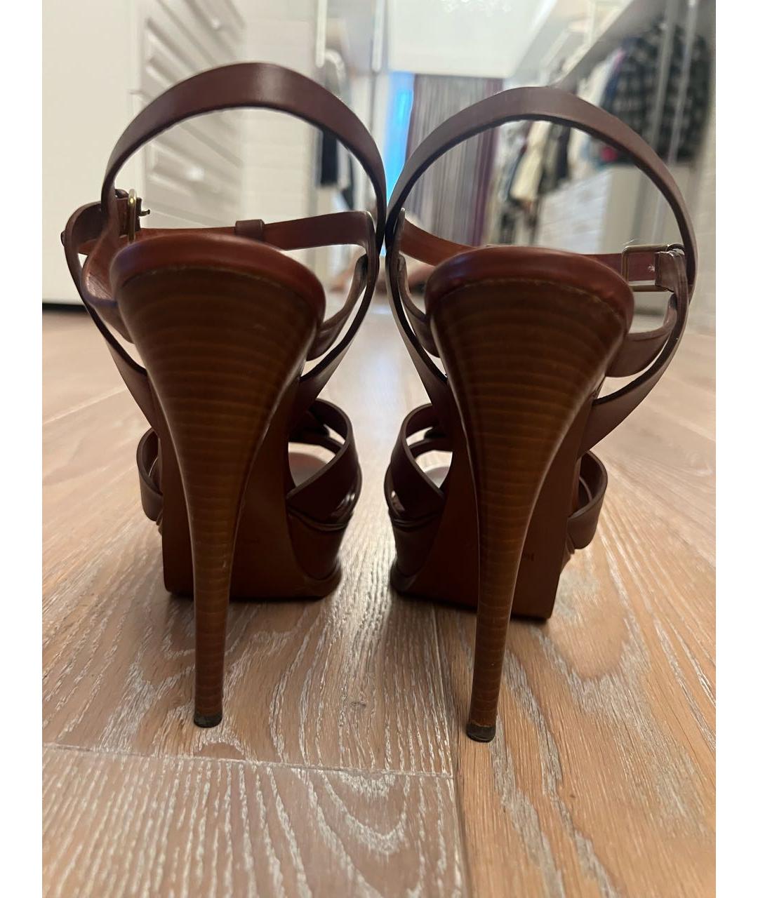 SAINT LAURENT Коричневые кожаные босоножки, фото 3