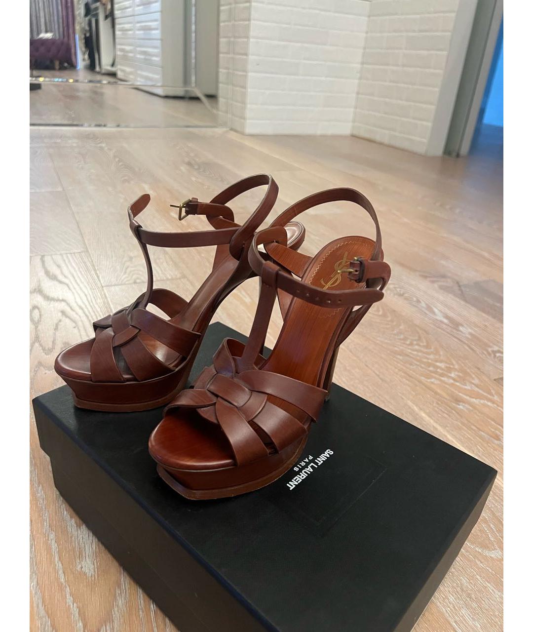 SAINT LAURENT Коричневые кожаные босоножки, фото 6